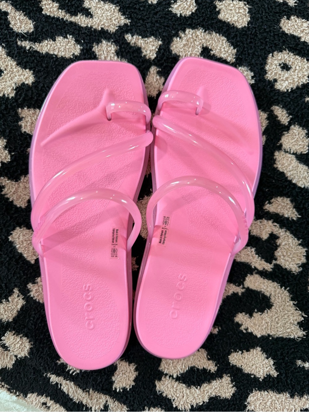 CROCS Pink lemonade jelly Miami toe loop jelly sandal